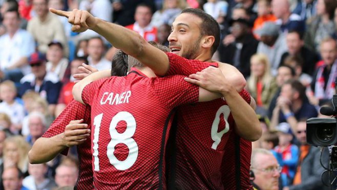 Cenk Tosun'dan İngiliz Efsanesine Cevap